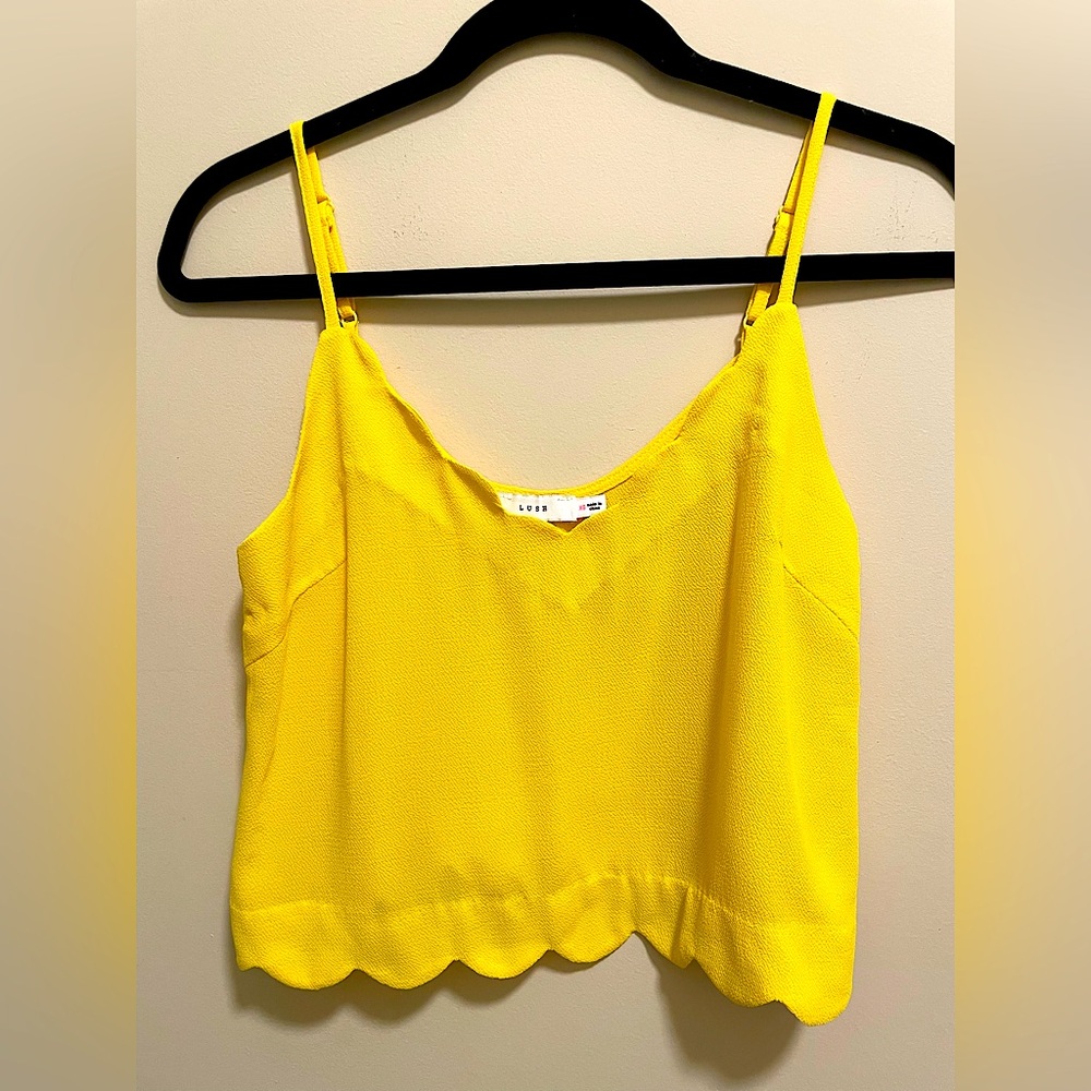 XS yellow Lush cropped camisole with scalloped edges. Adjustable straps.